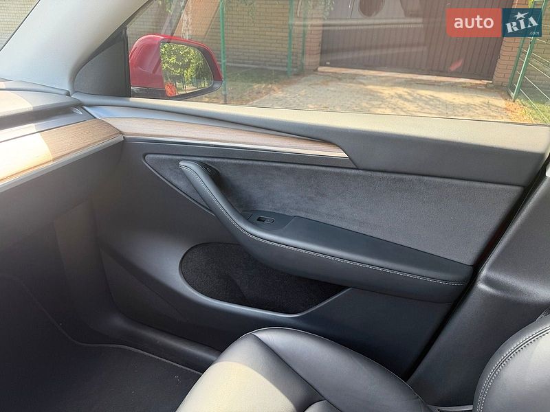 Позашляховик / Кросовер Tesla Model Y 2023 в Дніпрі фото 21 Позашляховик / Кросовер Tesla Model Y 2023 в Дніпрі