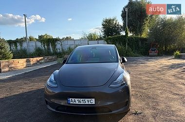 Tesla Model Y  2021
