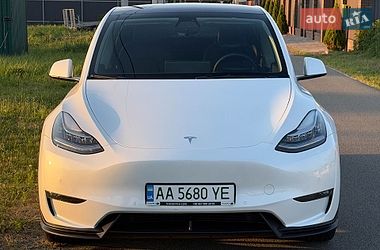 Tesla Model Y  2021