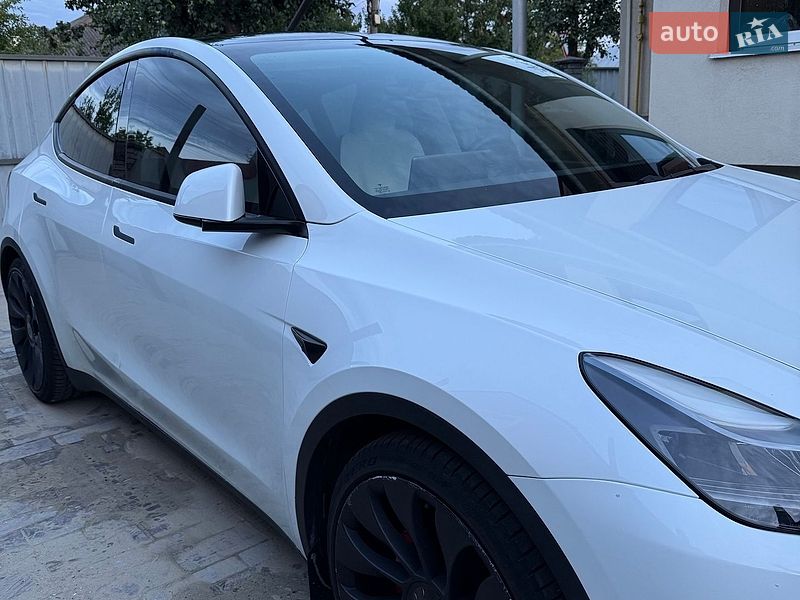 Внедорожник / Кроссовер Tesla Model Y 2022 в Черкассах