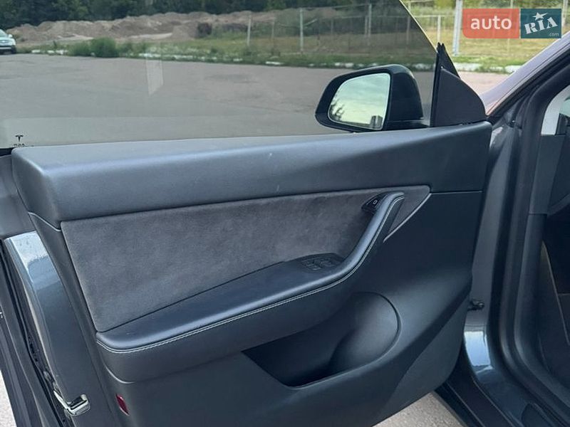 Позашляховик / Кросовер Tesla Model Y 2022 в Києві