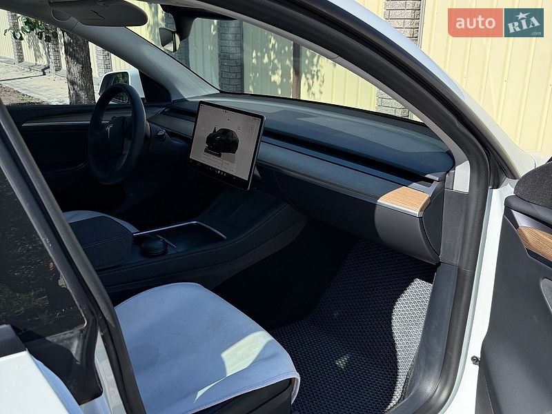 Внедорожник / Кроссовер Tesla Model Y 2022 в Черкассах