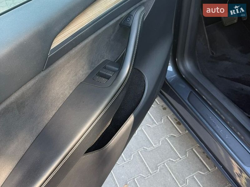 Внедорожник / Кроссовер Tesla Model Y 2022 в Ужгороде