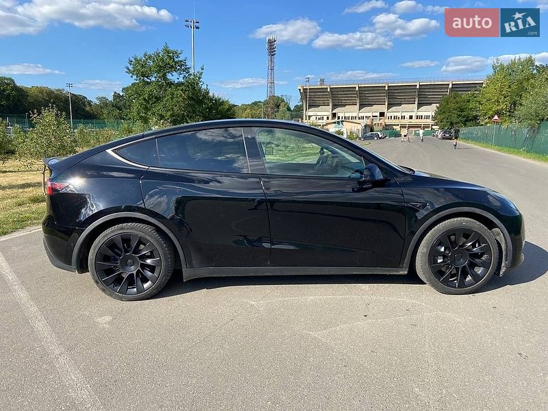 Позашляховик / Кросовер Tesla Model Y 2020 в Івано-Франківську