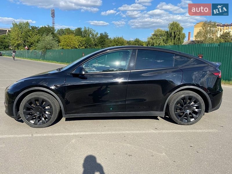 Позашляховик / Кросовер Tesla Model Y 2020 в Івано-Франківську