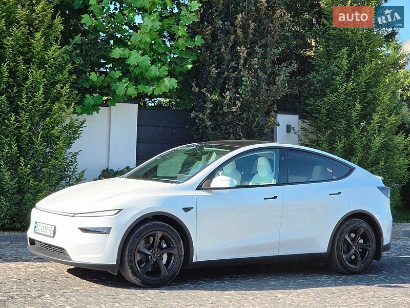 Позашляховик / Кросовер Tesla Model Y 2025 в Львові