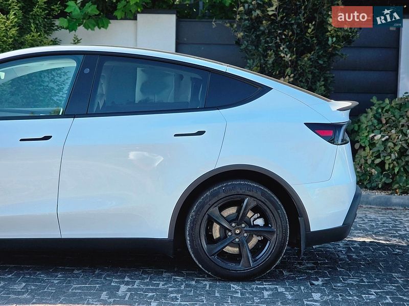 Позашляховик / Кросовер Tesla Model Y 2025 в Львові