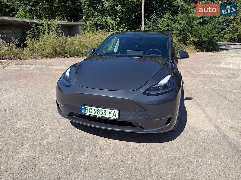 Tesla Model Y 2023