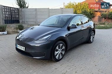 Tesla Model Y  2023