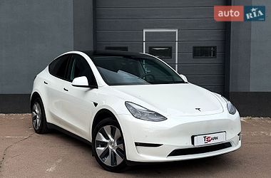 Tesla Model Y  2022