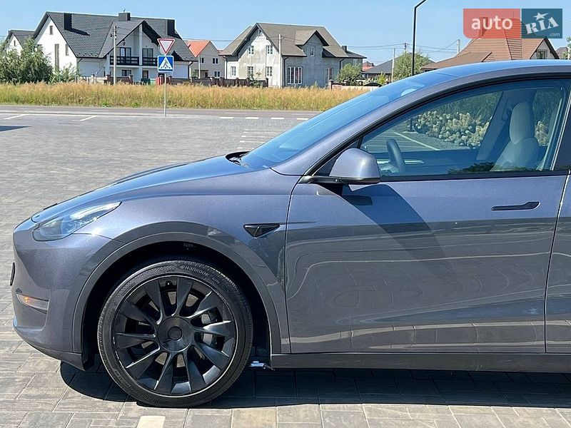 Позашляховик / Кросовер Tesla Model Y 2023 в Луцьку