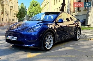 Tesla Model Y  2023