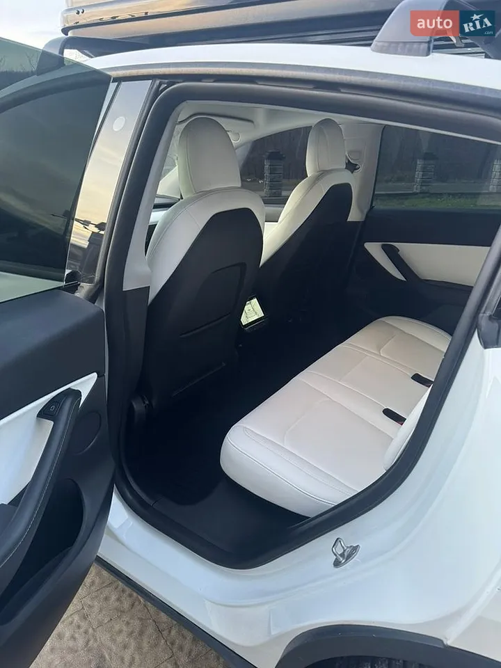 2022 Tesla Model Y - мініатюра 5
