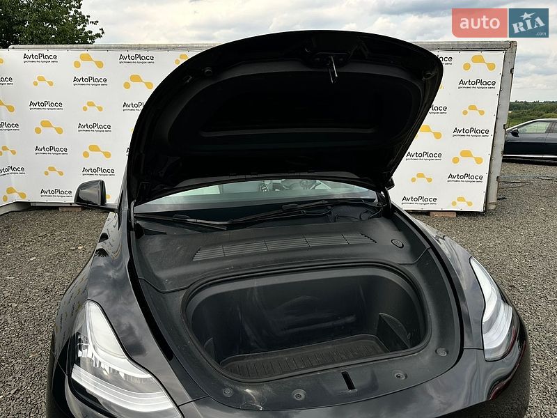 Внедорожник / Кроссовер Tesla Model Y 2021 в Луцке