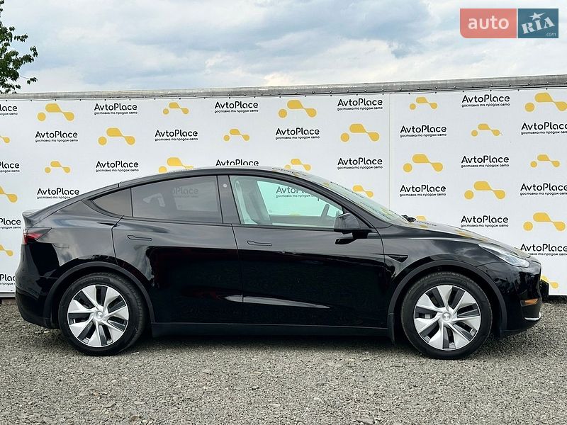 Внедорожник / Кроссовер Tesla Model Y 2021 в Луцке