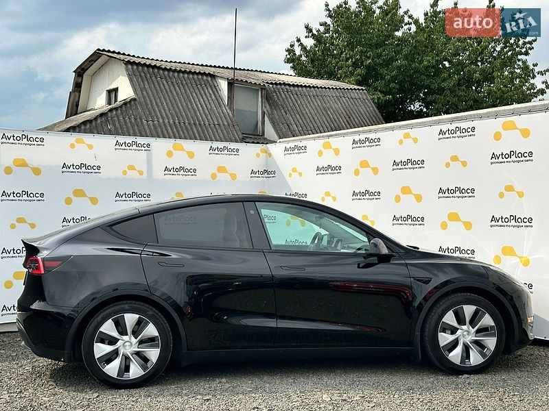 Внедорожник / Кроссовер Tesla Model Y 2021 в Луцке