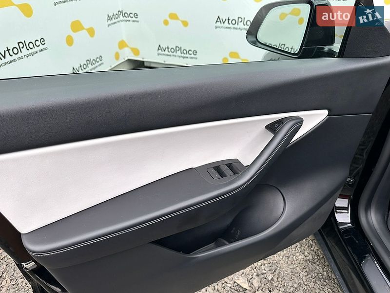 Внедорожник / Кроссовер Tesla Model Y 2021 в Луцке