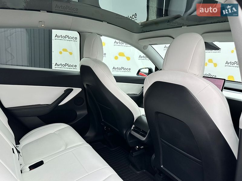 Внедорожник / Кроссовер Tesla Model Y 2021 в Луцке