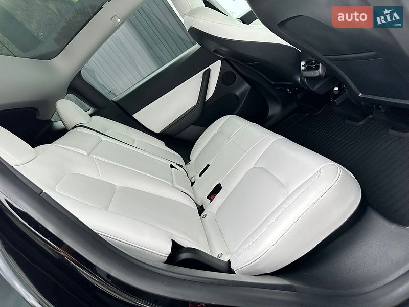 Внедорожник / Кроссовер Tesla Model Y 2021 в Луцке