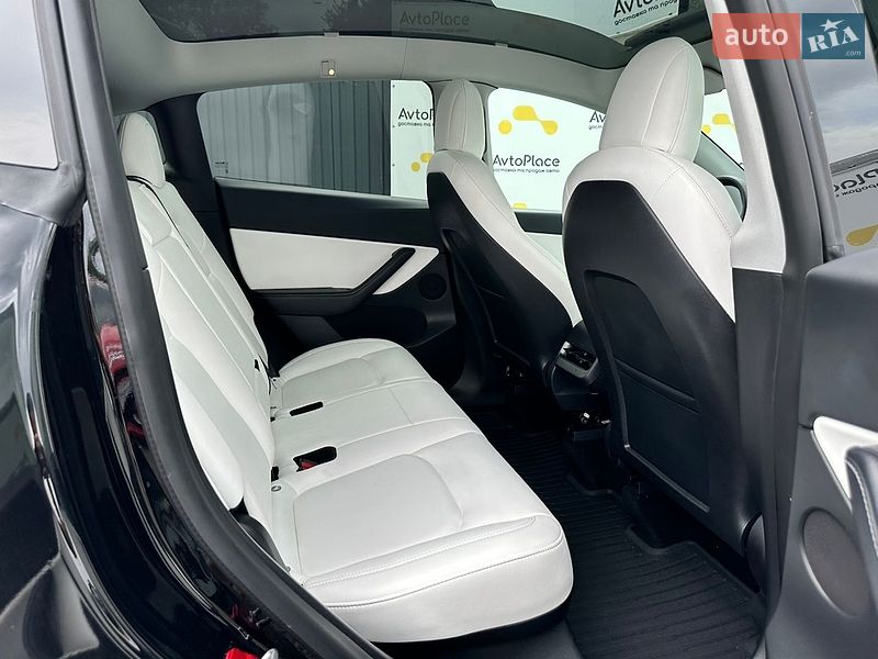 Внедорожник / Кроссовер Tesla Model Y 2021 в Луцке