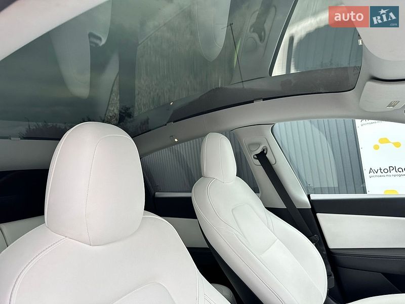 Внедорожник / Кроссовер Tesla Model Y 2021 в Луцке