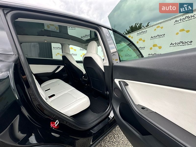 Внедорожник / Кроссовер Tesla Model Y 2021 в Луцке