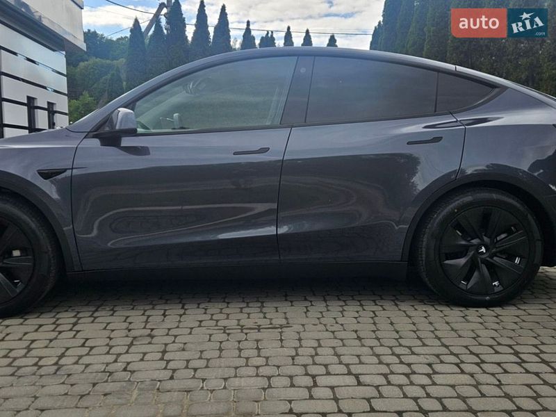 Внедорожник / Кроссовер Tesla Model Y 2023 в Львове