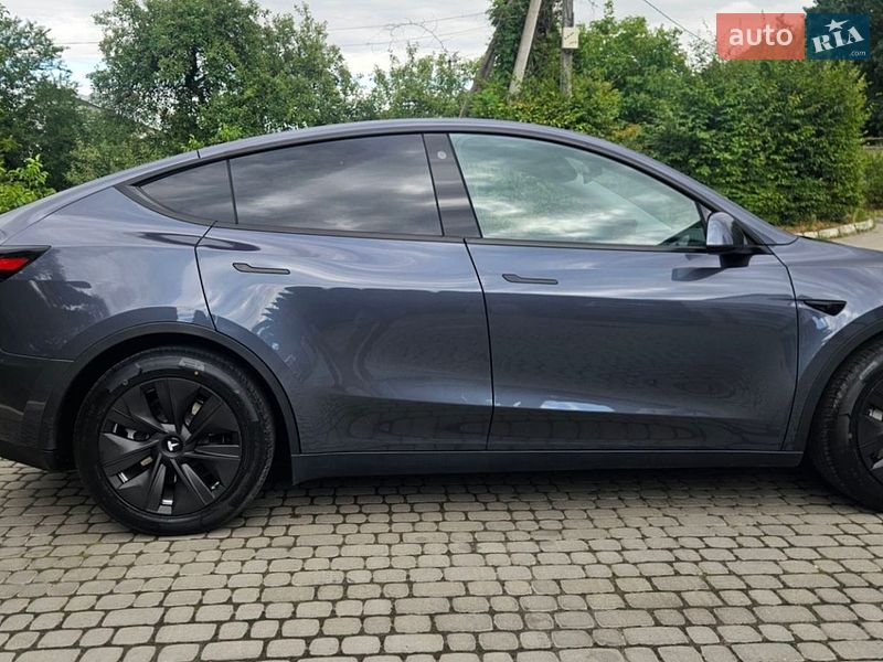 Внедорожник / Кроссовер Tesla Model Y 2023 в Львове