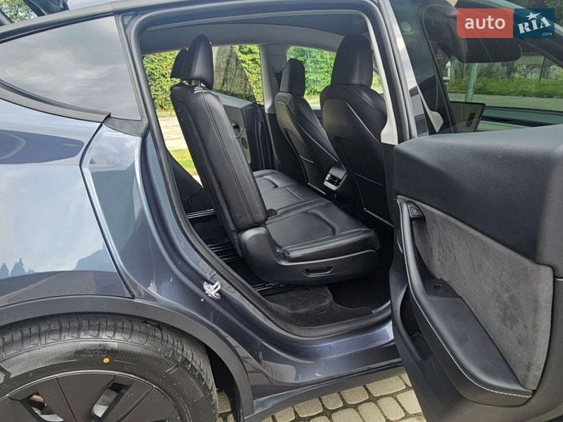 Внедорожник / Кроссовер Tesla Model Y 2023 в Львове