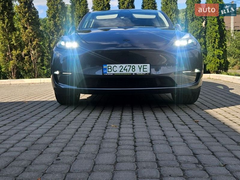 Внедорожник / Кроссовер Tesla Model Y 2023 в Львове