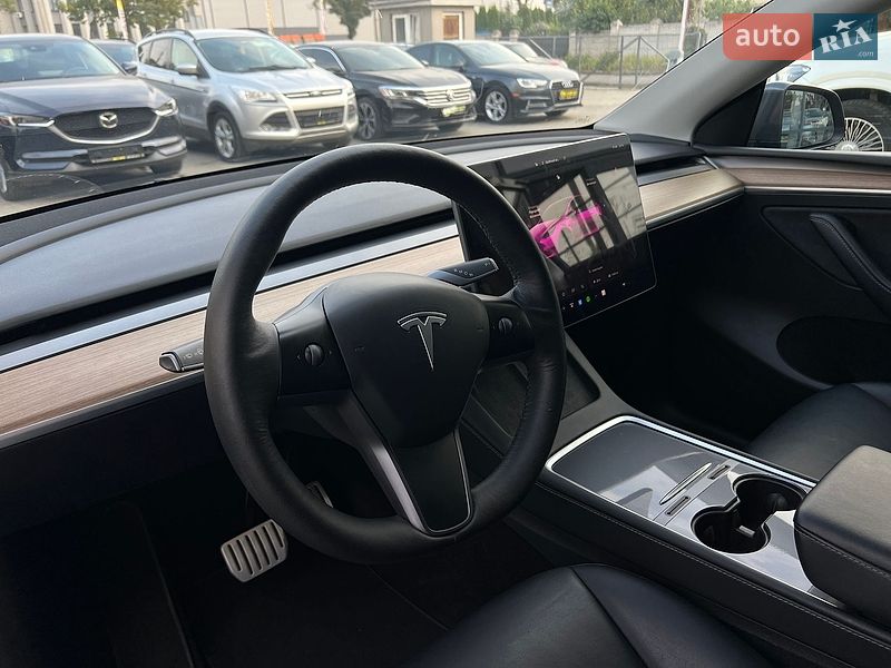 Позашляховик / Кросовер Tesla Model Y 2023 в Івано-Франківську
