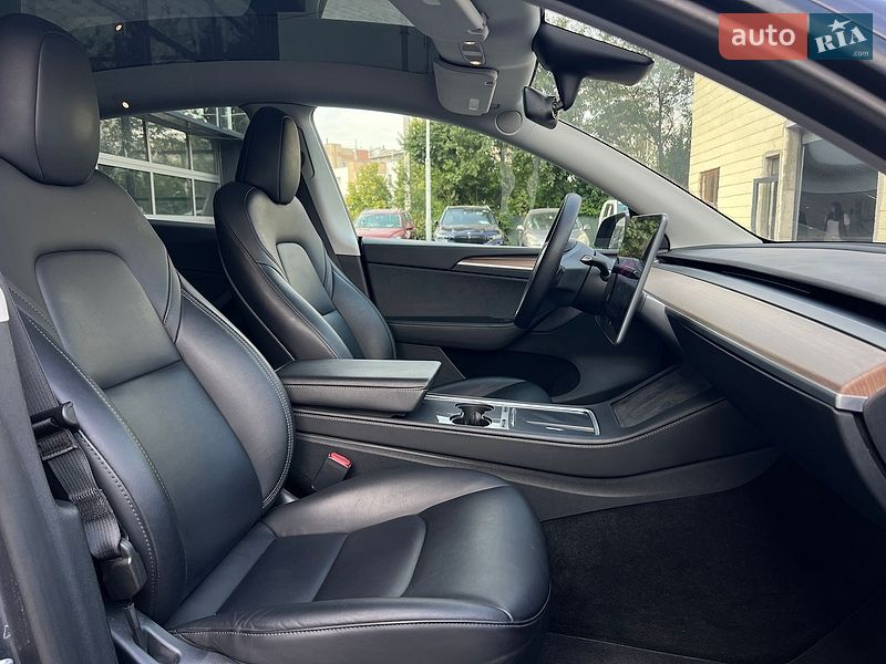 Позашляховик / Кросовер Tesla Model Y 2023 в Івано-Франківську