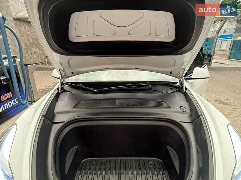 Внедорожник / Кроссовер Tesla Model Y 2021 в Одессе
