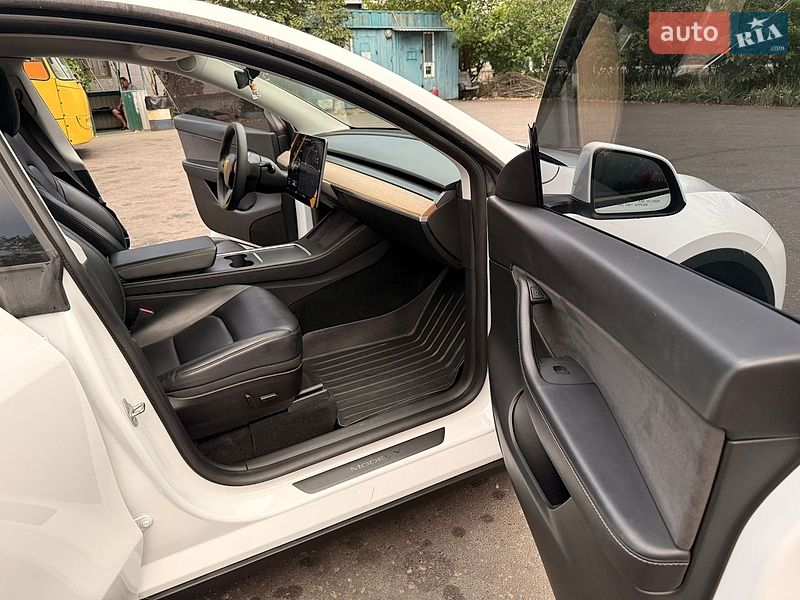 Внедорожник / Кроссовер Tesla Model Y 2021 в Одессе
