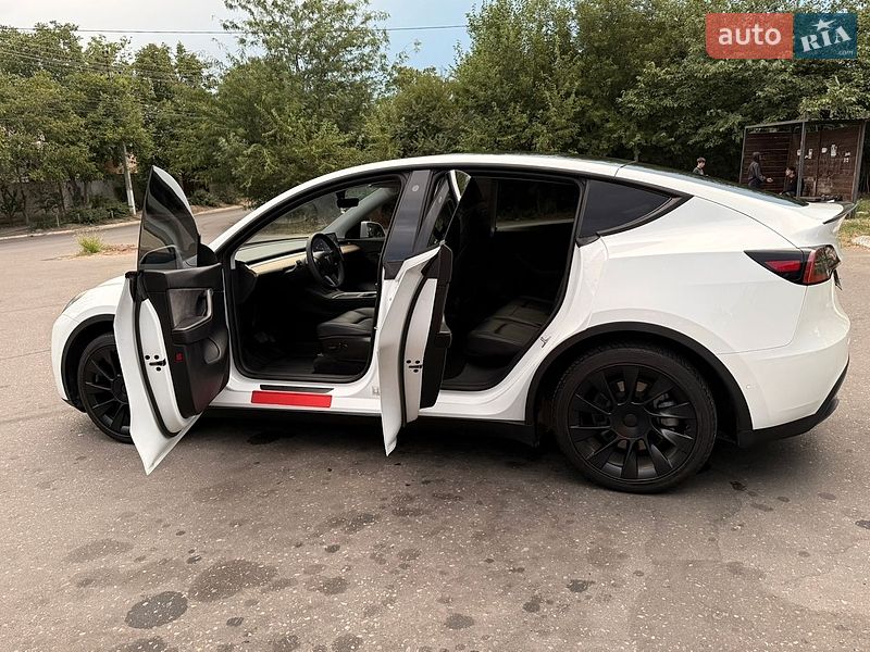 Внедорожник / Кроссовер Tesla Model Y 2021 в Одессе