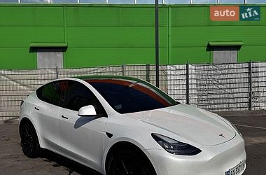 Tesla Model Y  2021