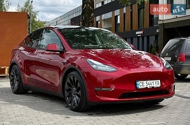 Tesla Model Y  2024