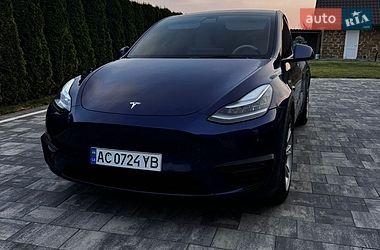 Tesla Model Y  2020
