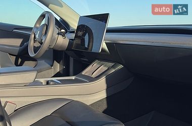 Tesla Model Y  2023