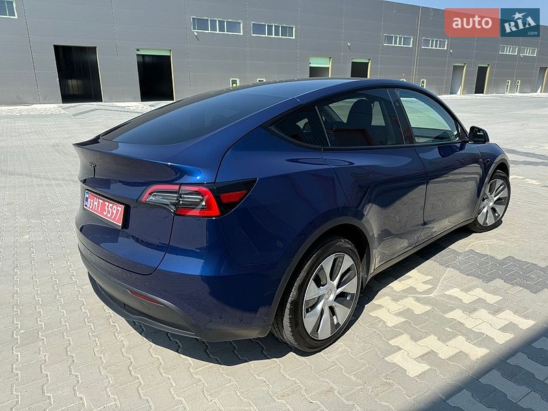 Внедорожник / Кроссовер Tesla Model Y 2023 в Львове