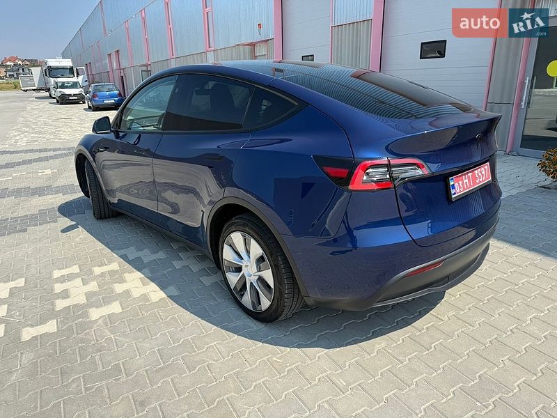 Внедорожник / Кроссовер Tesla Model Y 2023 в Львове