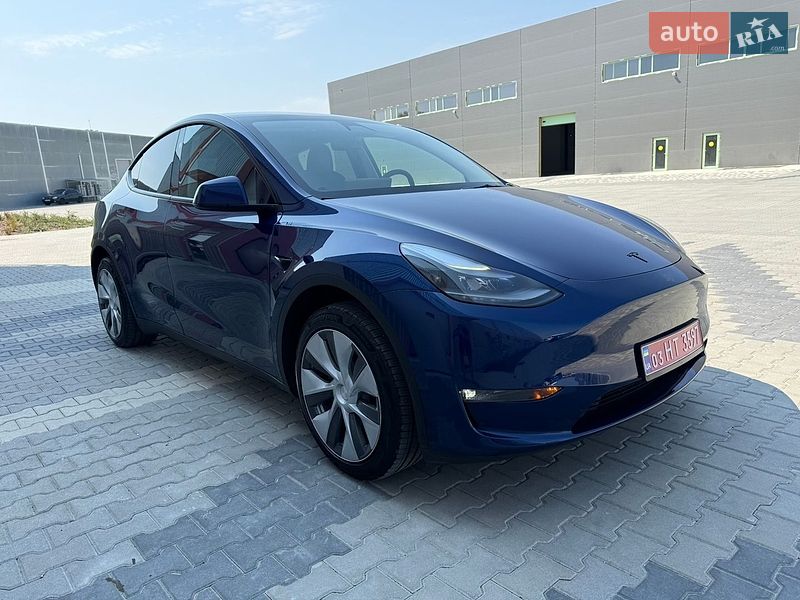 Внедорожник / Кроссовер Tesla Model Y 2023 в Львове
