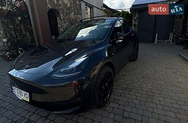 Tesla Model Y  2024