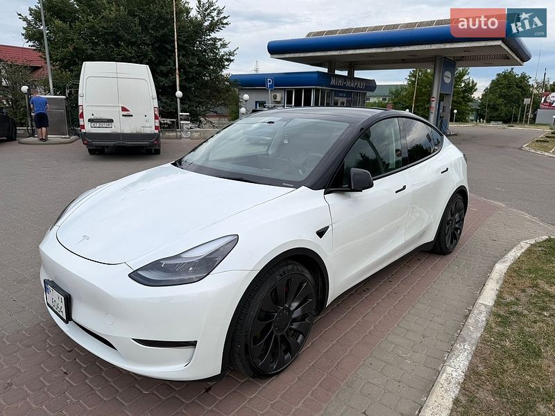 Tesla Model Y 2023