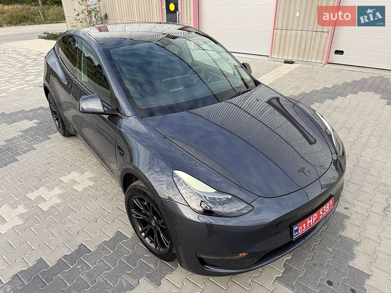 Tesla Model Y 2023