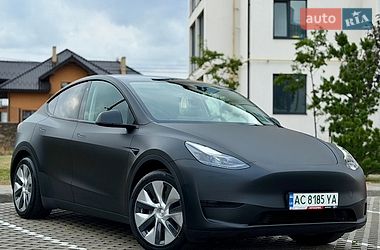 Tesla Model Y  2023