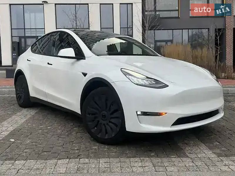 Tesla Model Y 2023