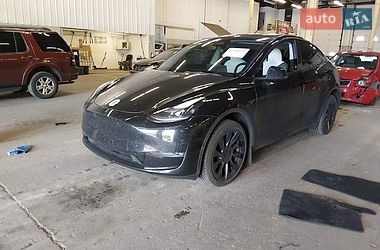 Tesla Model Y  2023