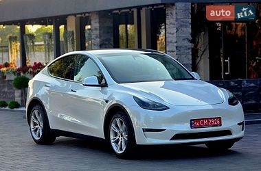 Tesla Model Y  2021