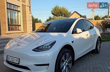 Tesla Model Y  2023